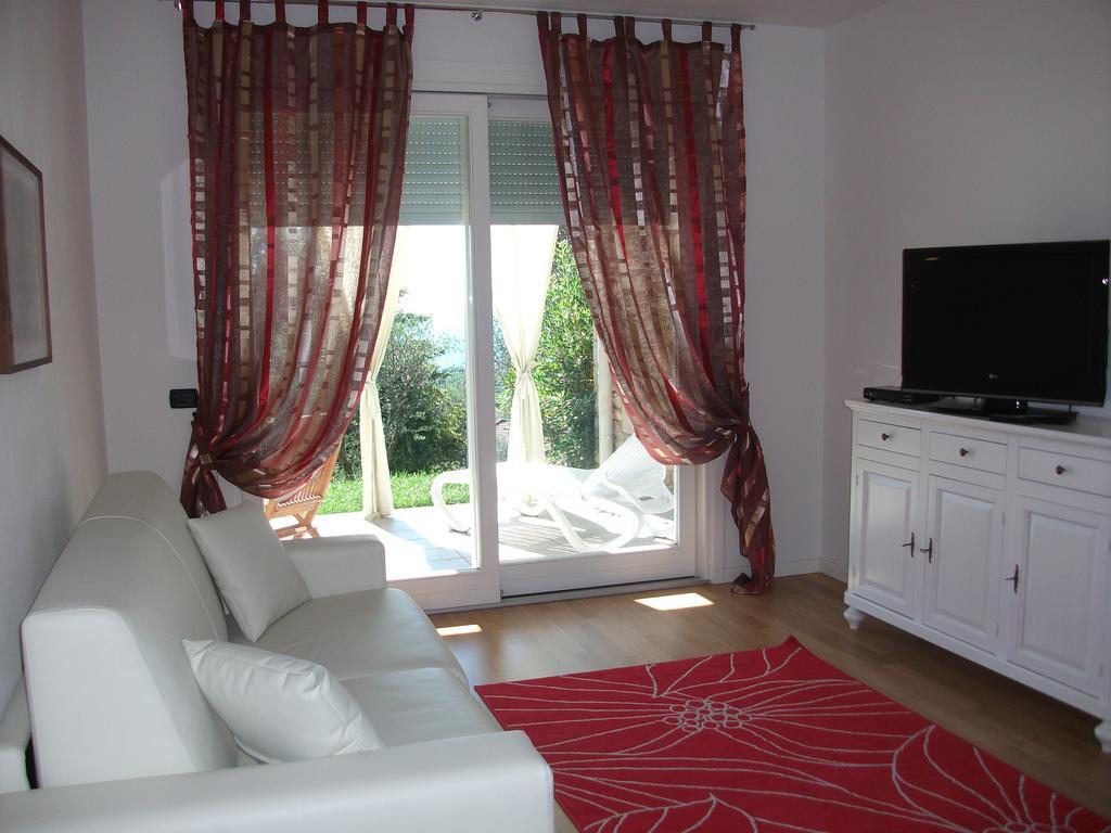 Residence Il Poggio Al Sole Toscolano Maderno Δωμάτιο φωτογραφία